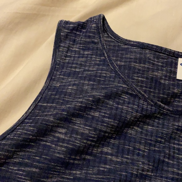 Blue, luxe tank, old navy - Picture 4 of 4